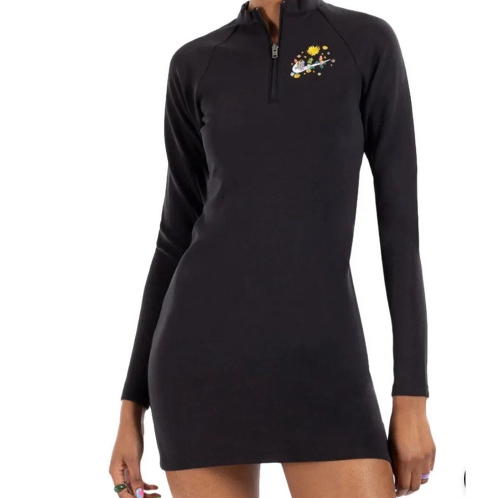 Nike Black Swoosh Sportswear Essential Space Embroidered Logo Twist Dress XS NEW